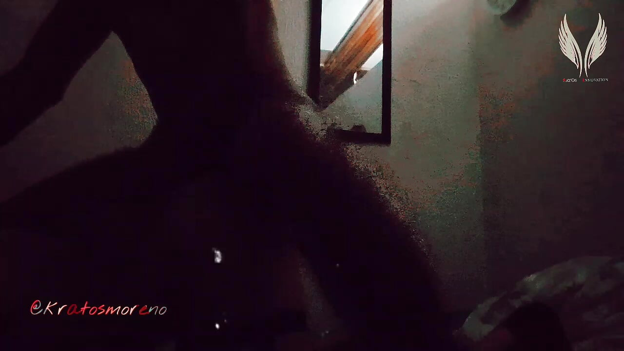 Khratos के पास बहुत सारी कुतिया है