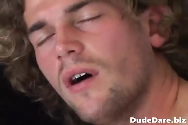Horny studs caught up in a palpitating gay threeway