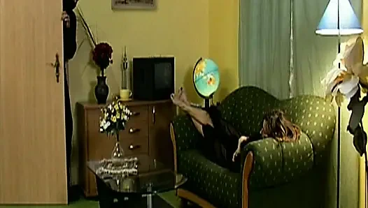 Brünette deutsche milf mit naturals reitet monsterschwanz rein