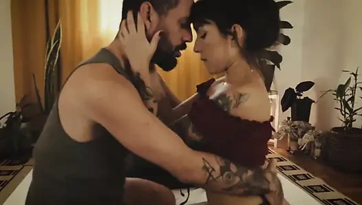 Große Brünette Bekommt Eine Fantastische Penismassage