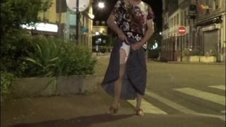 Транссексуальные трансвеститы и уретральный секс на улице в городе 27