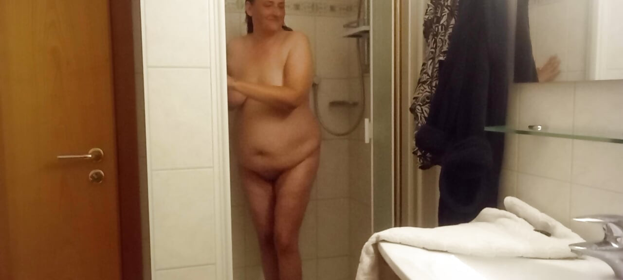 Varmt bad, store kurver og masser af femininitet...