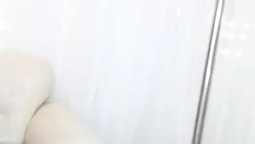 Zierliche stripperin hat spaß
