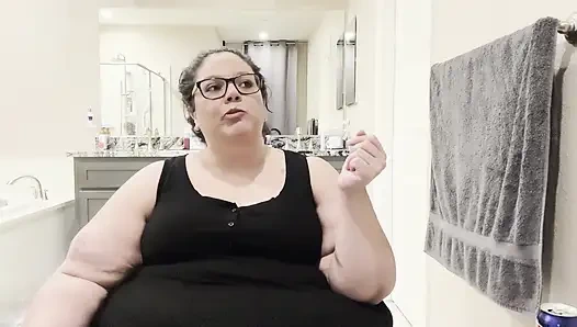 Plump Paradise: Snack N Chat