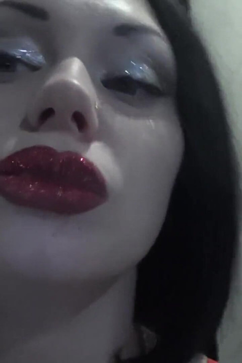 Red glitter on my big lips JOI