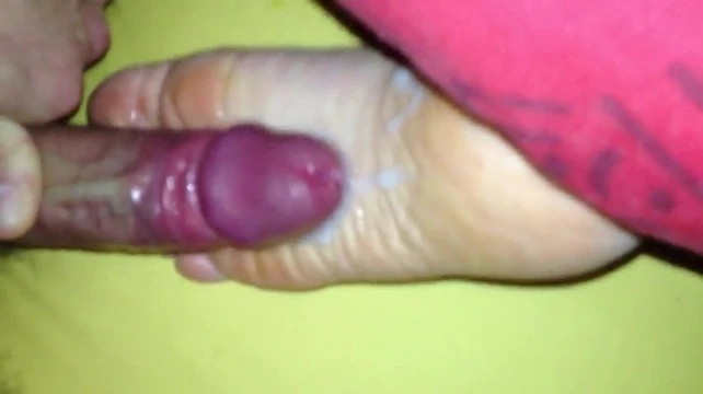 Cum in my ex girl freind feet