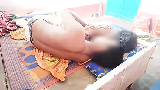 Desi aunty hot scenes video injoy boyfriend Desi girl
