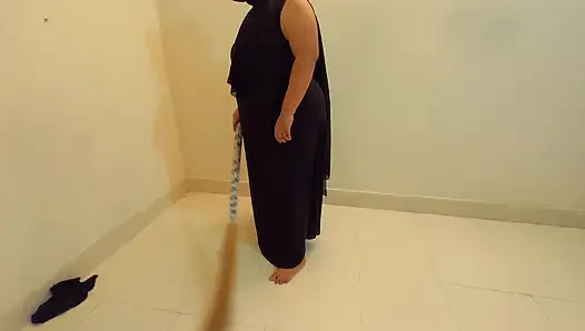 I Fuck My Arab Hot Maid in Saudi Arab!