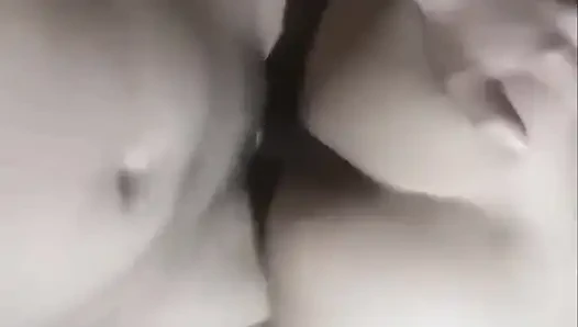 Aku lagi asik sama tetanggaku, Bu Mary
