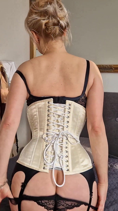 Double Dildo Fun in Seamed Nylons - Part 1