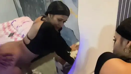 Он пришел за гонорар, и я в итоге дал ему задницу, чтобы иметь возможность заплатить ему