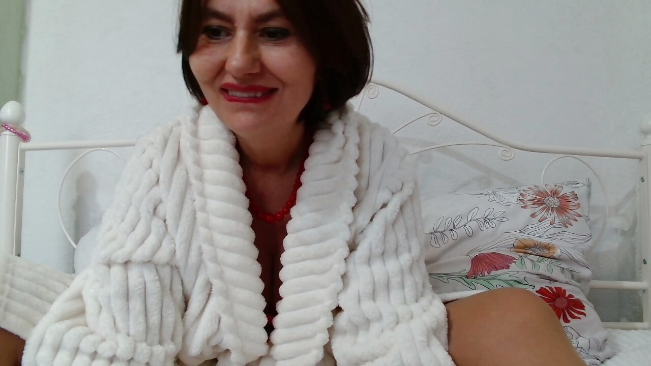 Βυζαρού με σκισμένο καλσόν χύσιμο