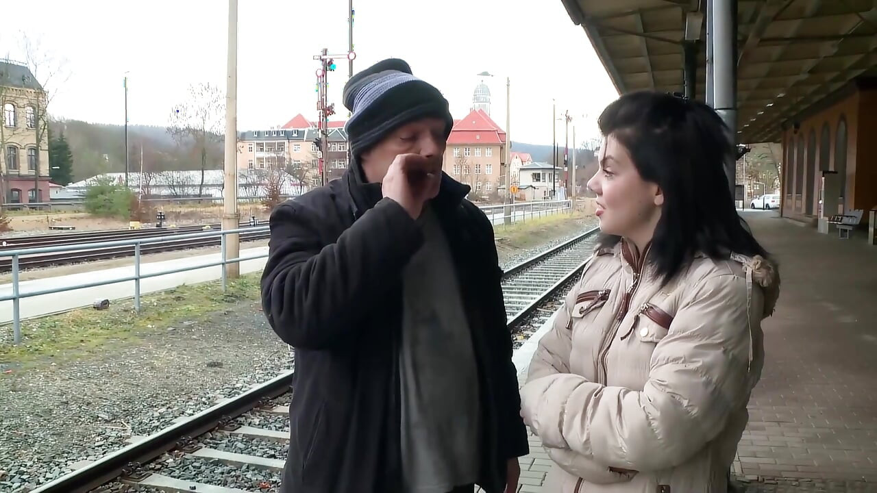 השרת קובלסקי דופק בחורות לוהטות בחוזקה