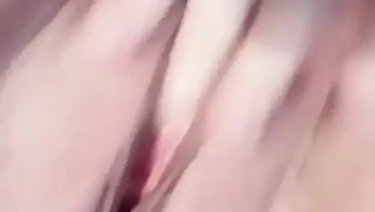 Ateşli azgın anne boş zamanı varken mastürbasyon yapıyor