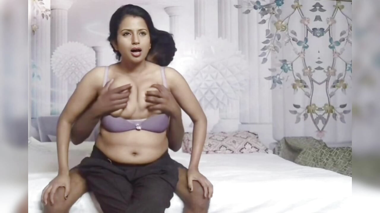 Sijan  . desi bhaartiy ht sauteli mammi sautele bete ke saath chudaee karti hai