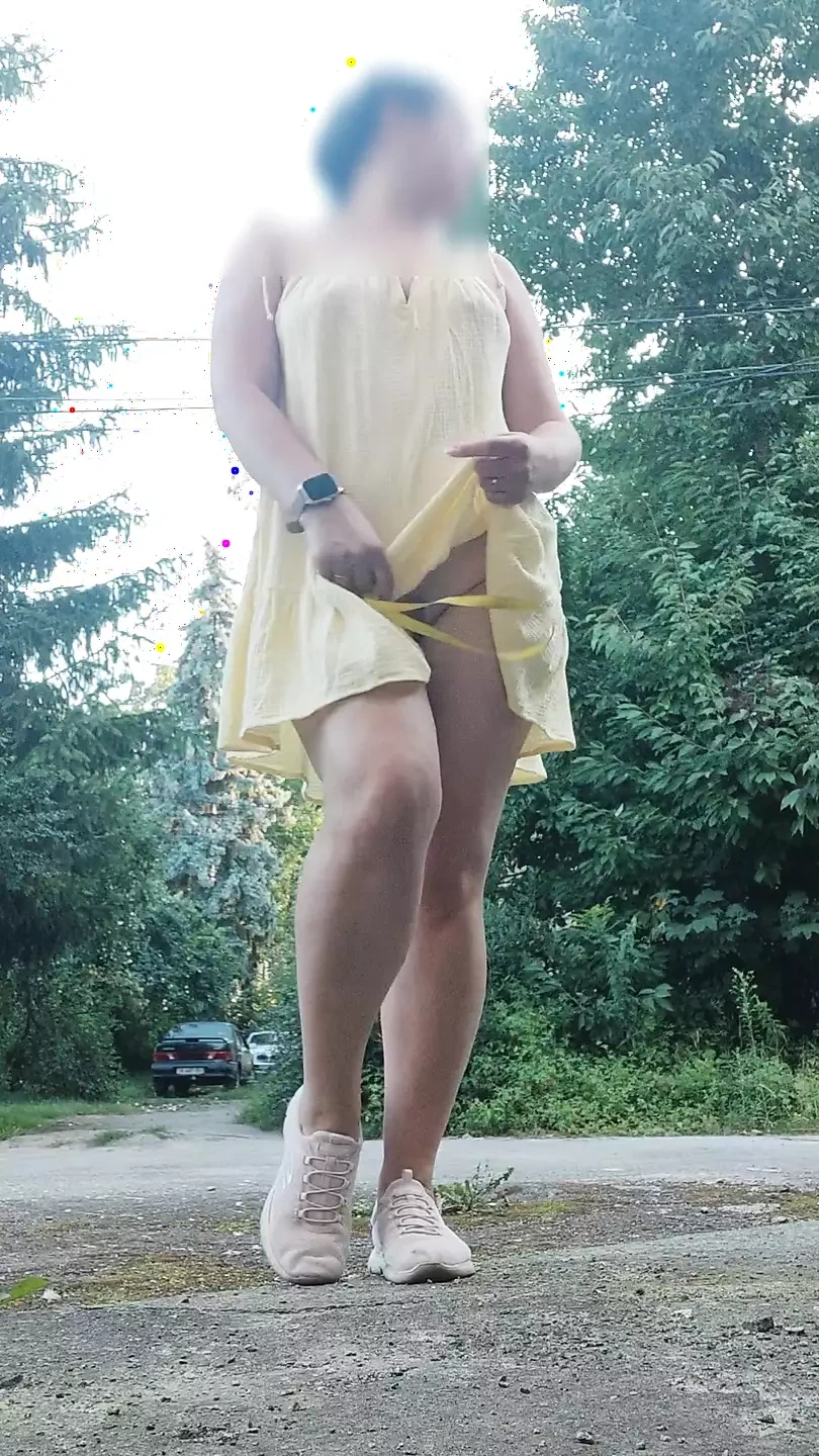 walking without underwear in very hot weather