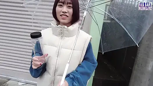 Wet-mark Wander saat dia meninggalkan jejak nakal yang berkilauan di mana pun dia telanjang sendiri 1 /3