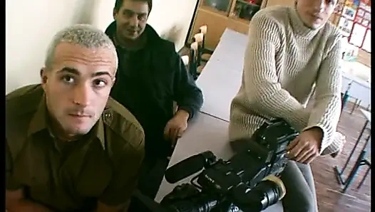 Sarışın Öğrenci Bacakları Öğretmen Tarafından Sert Sikiliyor