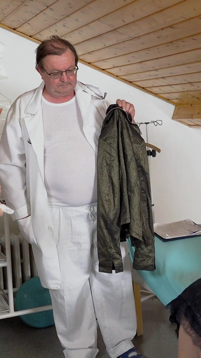 Napínavý okamžik z gynekologické prohlídky Lady X a orgasmus od Tim Wetman a Di Devi"