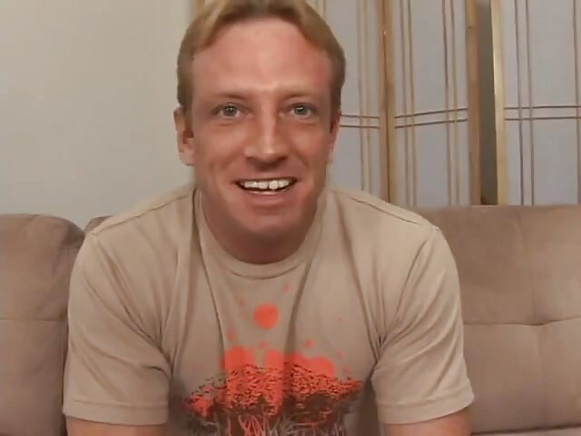 Sexy zrzka zralá v brýlích s obrovskými prsy dostane svou kundu naplněnou ptákem - tabuizované video
