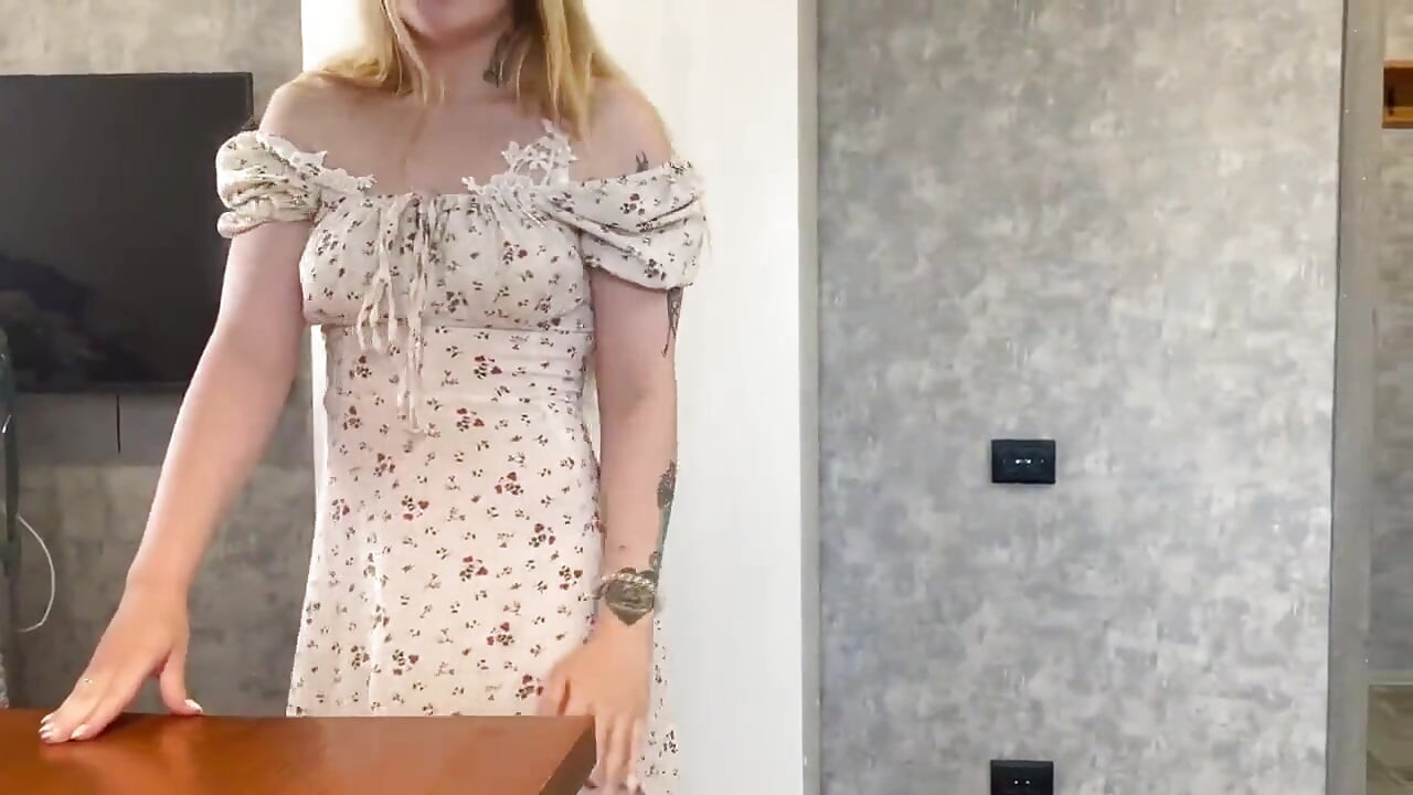 Külot sevenler için fetiş. Parmaklarımı dar bir anal sekse sokuyorum!.