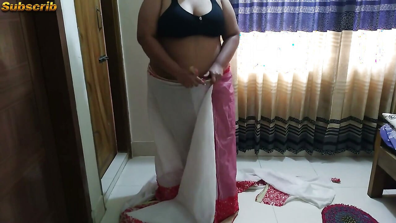 Tamil Sexy Widow Fucked by a Guy While Wearing Saree - Hindi Audio