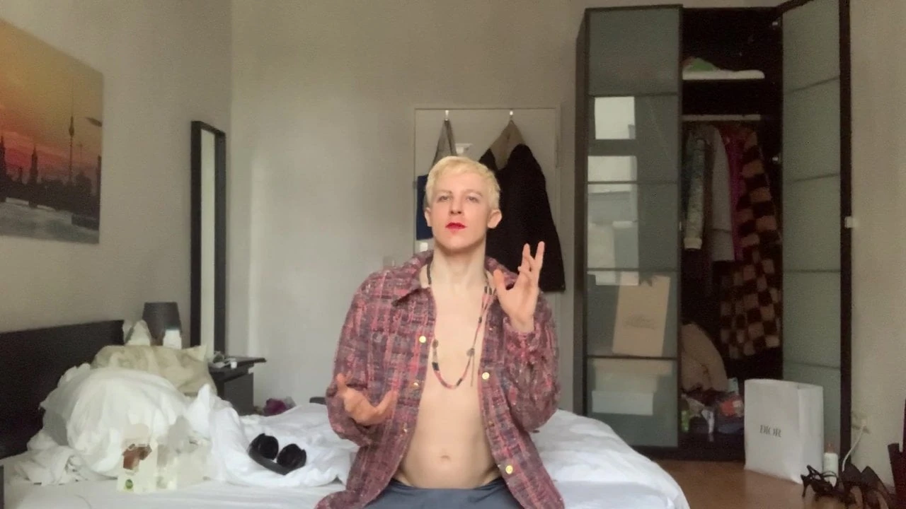 SISSY IS ALWAYS HUNGRY FOR RAW COCK