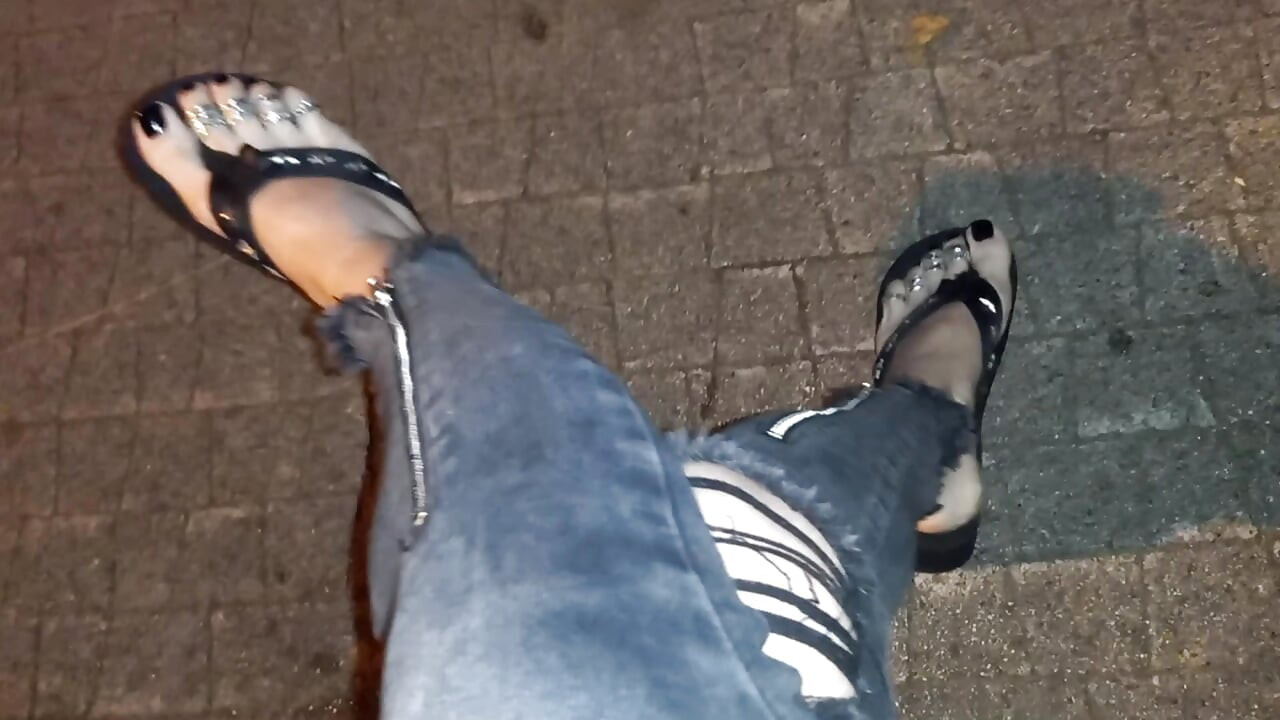 feet so good - public crossdressing
