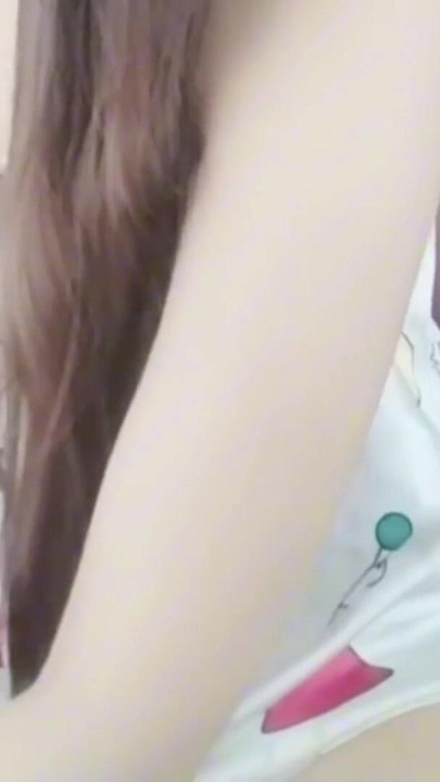 Horny Thai girl stabs her pussy with a dildo before bed. RealThaiSolo | Clip 1