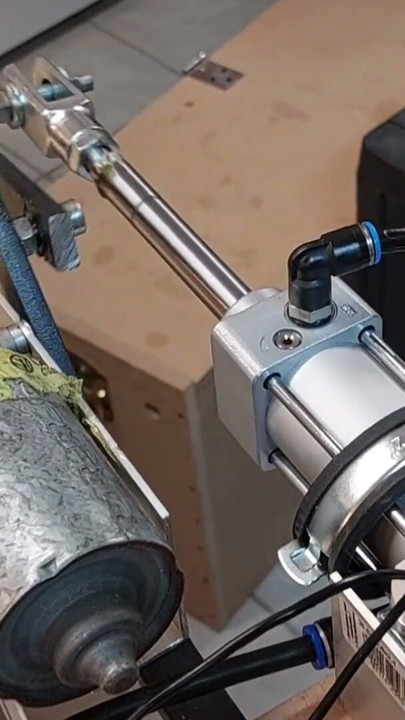 Cock Milking Machine first Prototype test | Clip 1