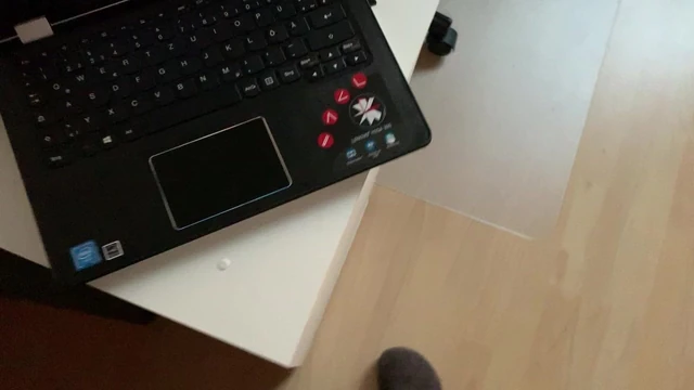 Chris4boy Wichsen am pc