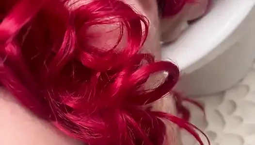 Başını tuvalete sokup Pegging