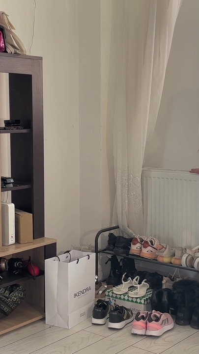 Jeans Farts & Butt Crack Cleaning & Gassing up My House 4K