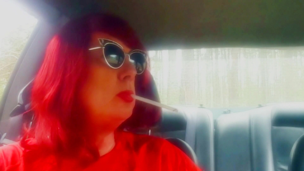 ยายน่าเย็ด TG วัย 65 ปีของมึงชอบให้เธออมควยกับรถที่สูบบุหรี่ vs120 ของเธอ