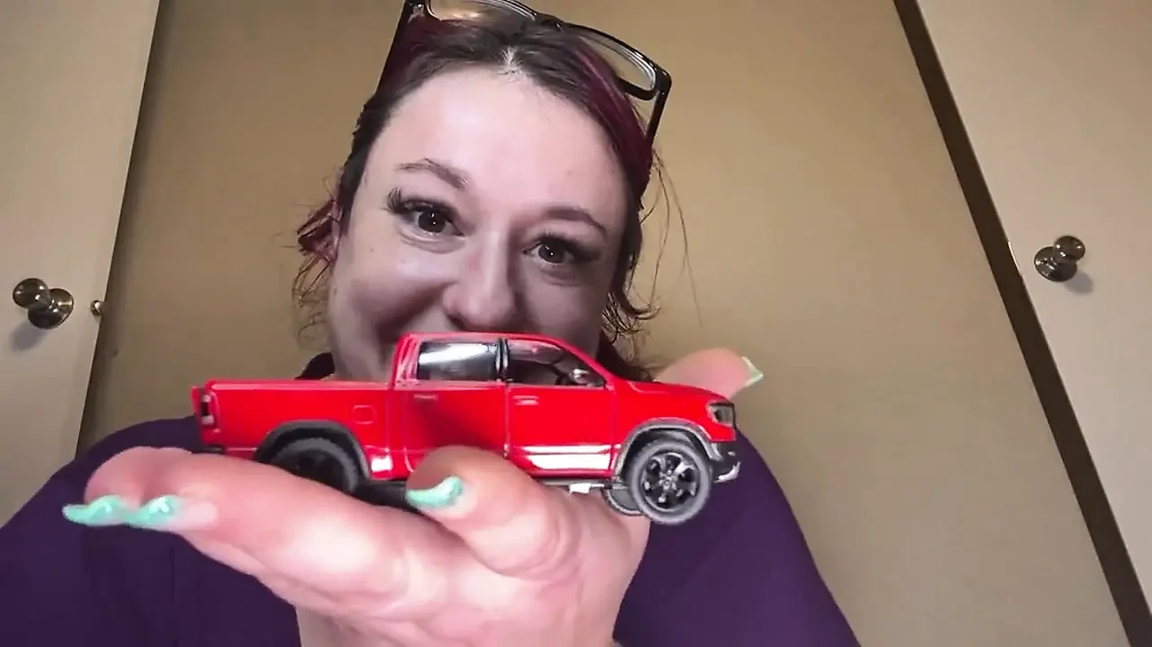 Giantess Stomps a Truck