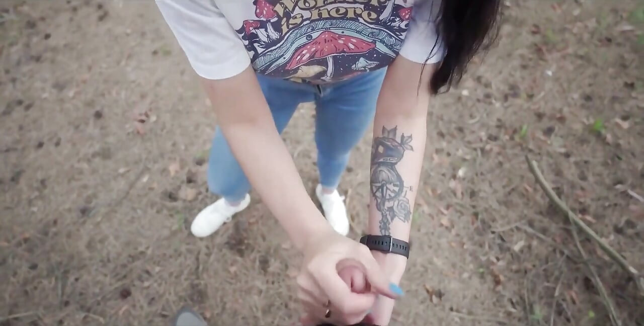 I Flashed My Cock to a Lonely Girl in the Forest and She Helped Me Cum