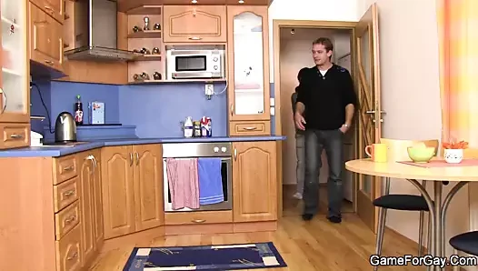 Gay game to seduce and fuck hetero plumber