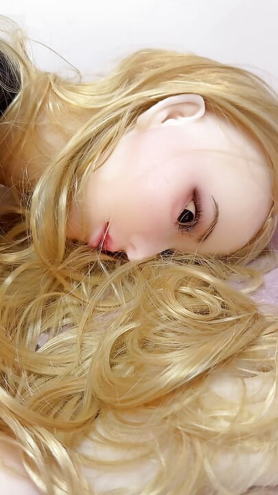 TS чирлидерша Tops Love Doll - стоя раком соблазняет