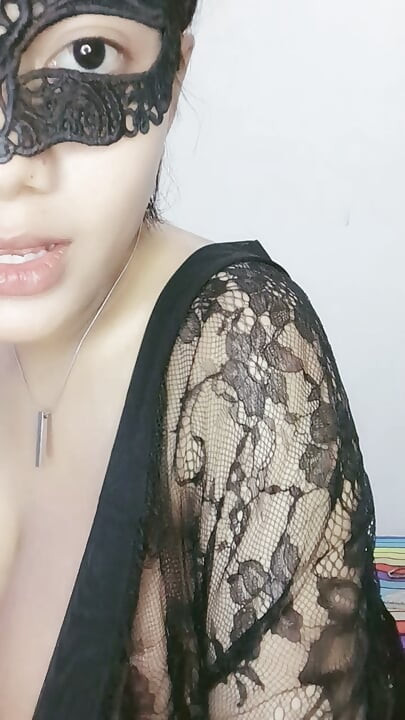 Beautiful Indo Masturbating To Squirt