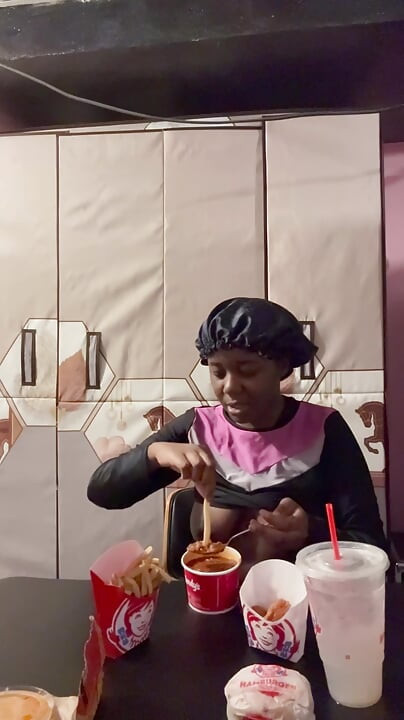 Fetish makanan (wendy's mukbang) (jilat)