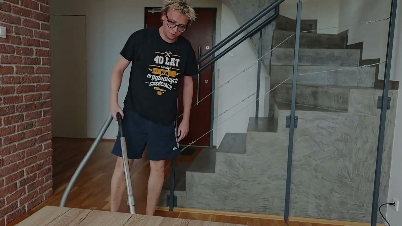 Die Frau Kommt Nach Hause Und Möchte, Dass Ihr Mann Sie Hart Fickt Und in Ihre Muschi Kommt.