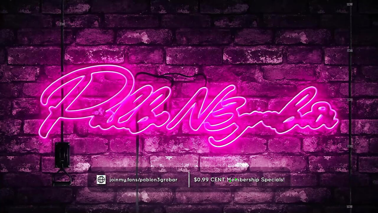 侏儒為演出脫光衣服