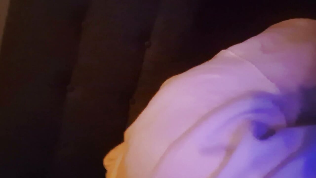 Post op trans anal gefickt in pinkem Hoodie von ihrem Master