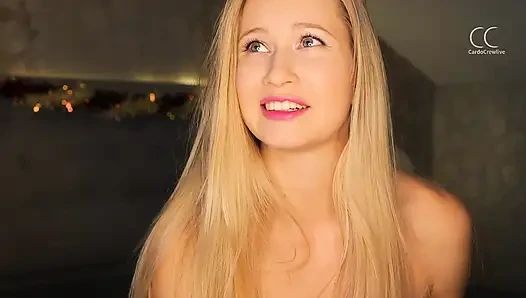 Adegan romantis dan cewek rambut pirang lagi sambil