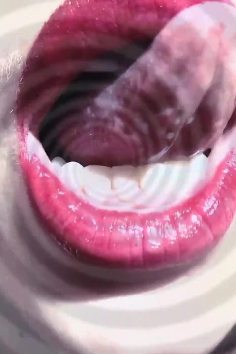 My Pink Glossy Magic Lips