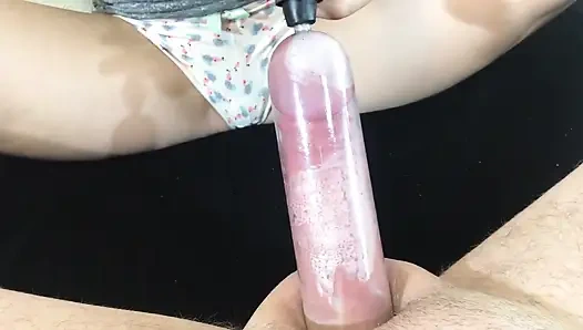 Моя жена нашла не стандартное применение для массажера шеи. Моему хую это понравилось.