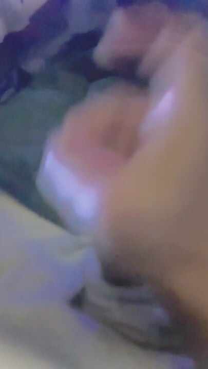 18letý mladík najde v autobuse podivný pocit, když prší
