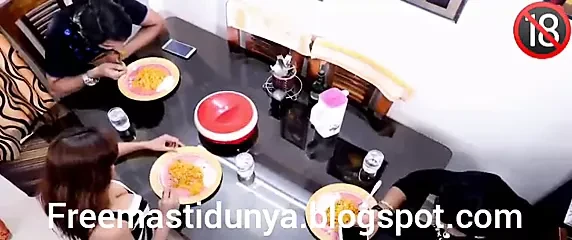 Fratellastro sorella cugina a casa