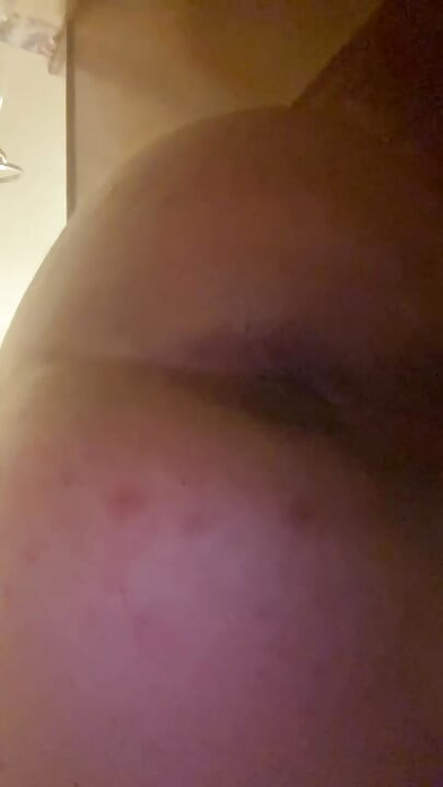 How rich I feel, it used to hurt... now I am only waiting for a well-endowed young man who has it thick and above all who gives me a lot of lettuce...