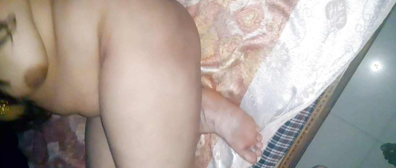 Gorąca indyjska Desi Bhabhi uprawia hardcore'owy seks z Devarem – filmik
